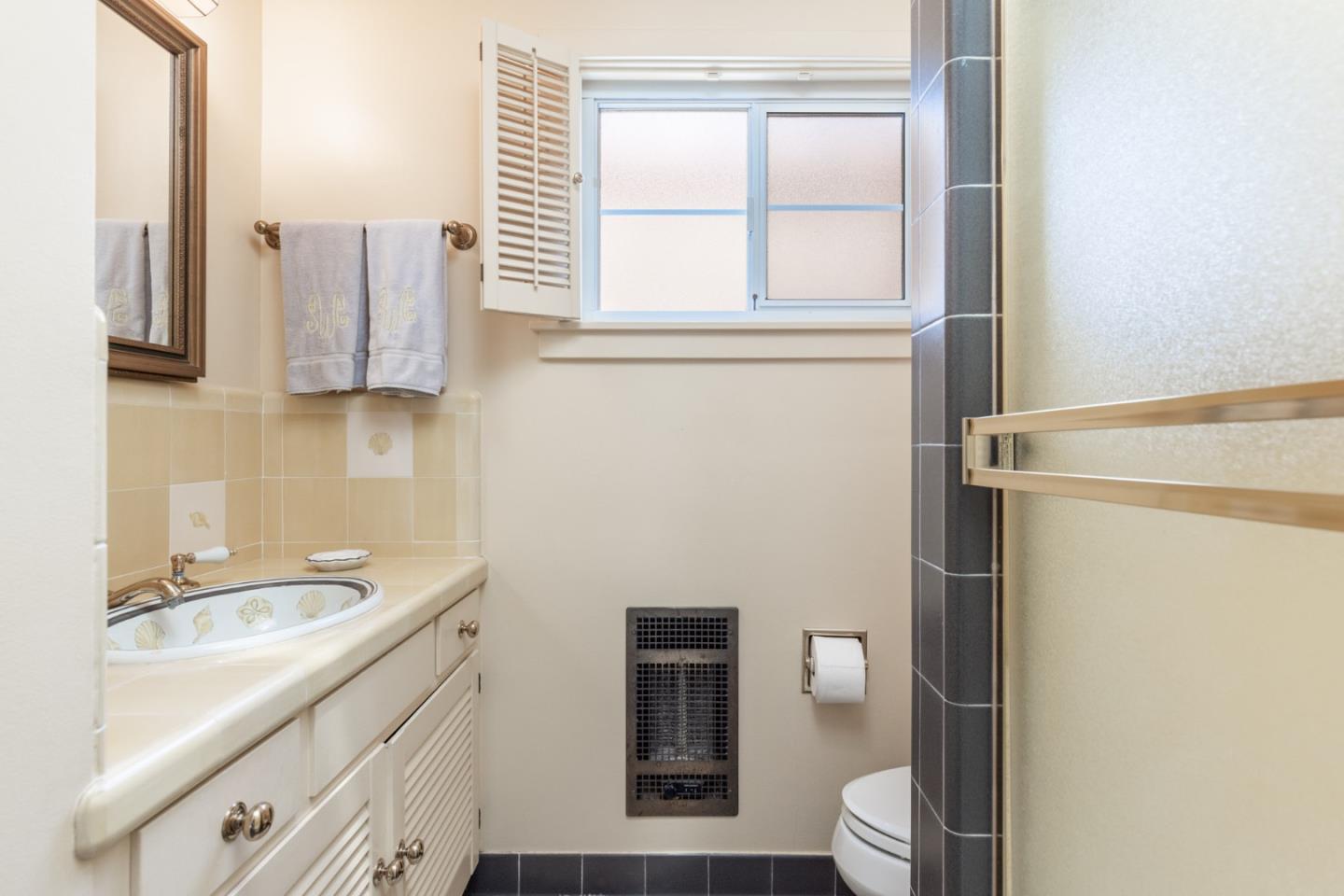 Detail Gallery Image 18 of 24 For 0 Lincoln 3 Nw of 11th, Carmel,  CA 93921 - 2 Beds | 2 Baths
