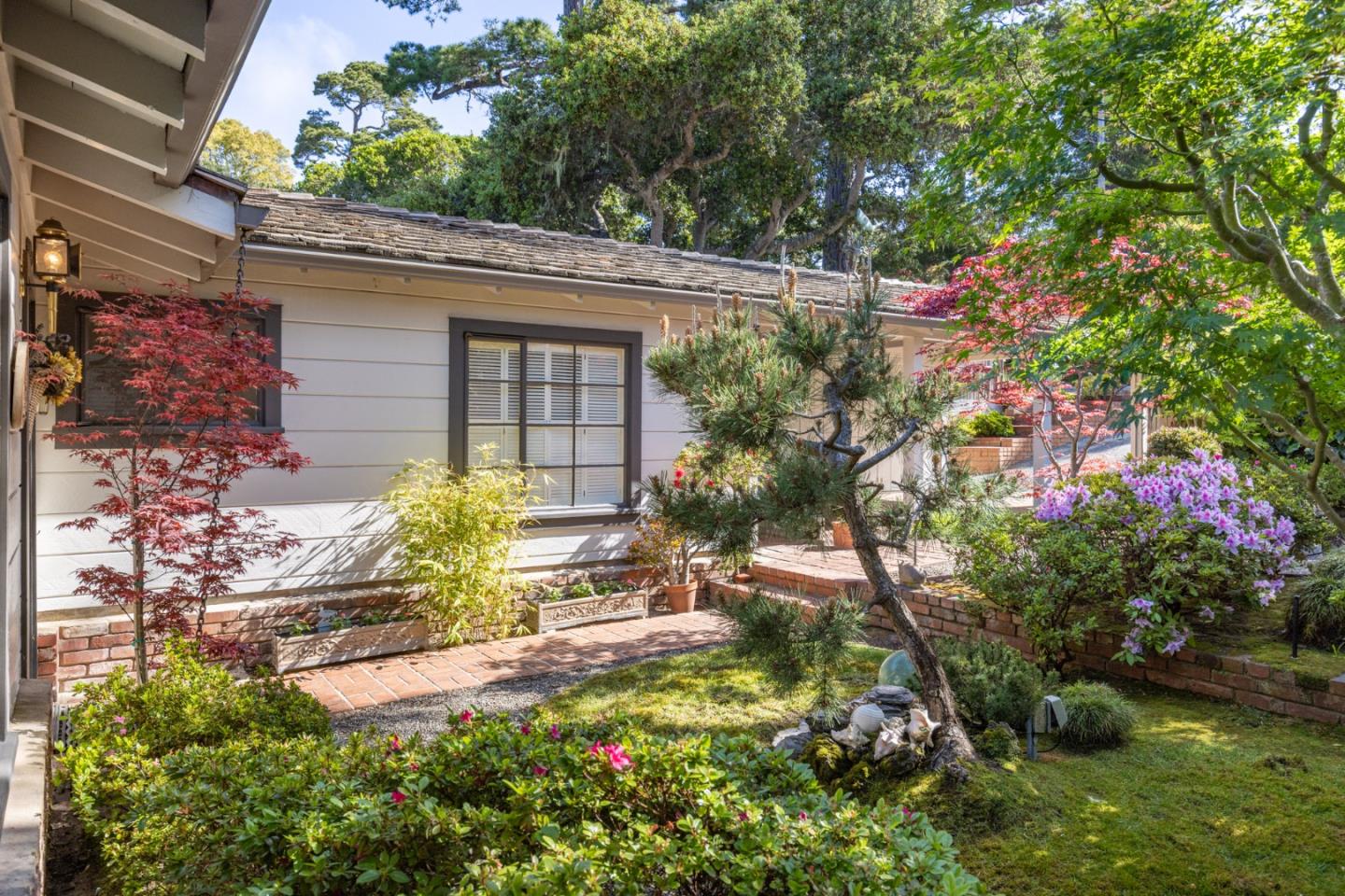 Detail Gallery Image 2 of 24 For 0 Lincoln 3 Nw of 11th, Carmel,  CA 93921 - 2 Beds | 2 Baths