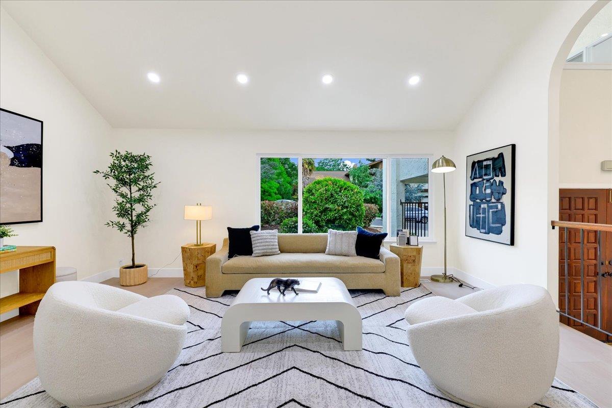 Detail Gallery Image 10 of 61 For 6586 Woodcliff Ct, San Jose,  CA 95120 - 5 Beds | 3 Baths
