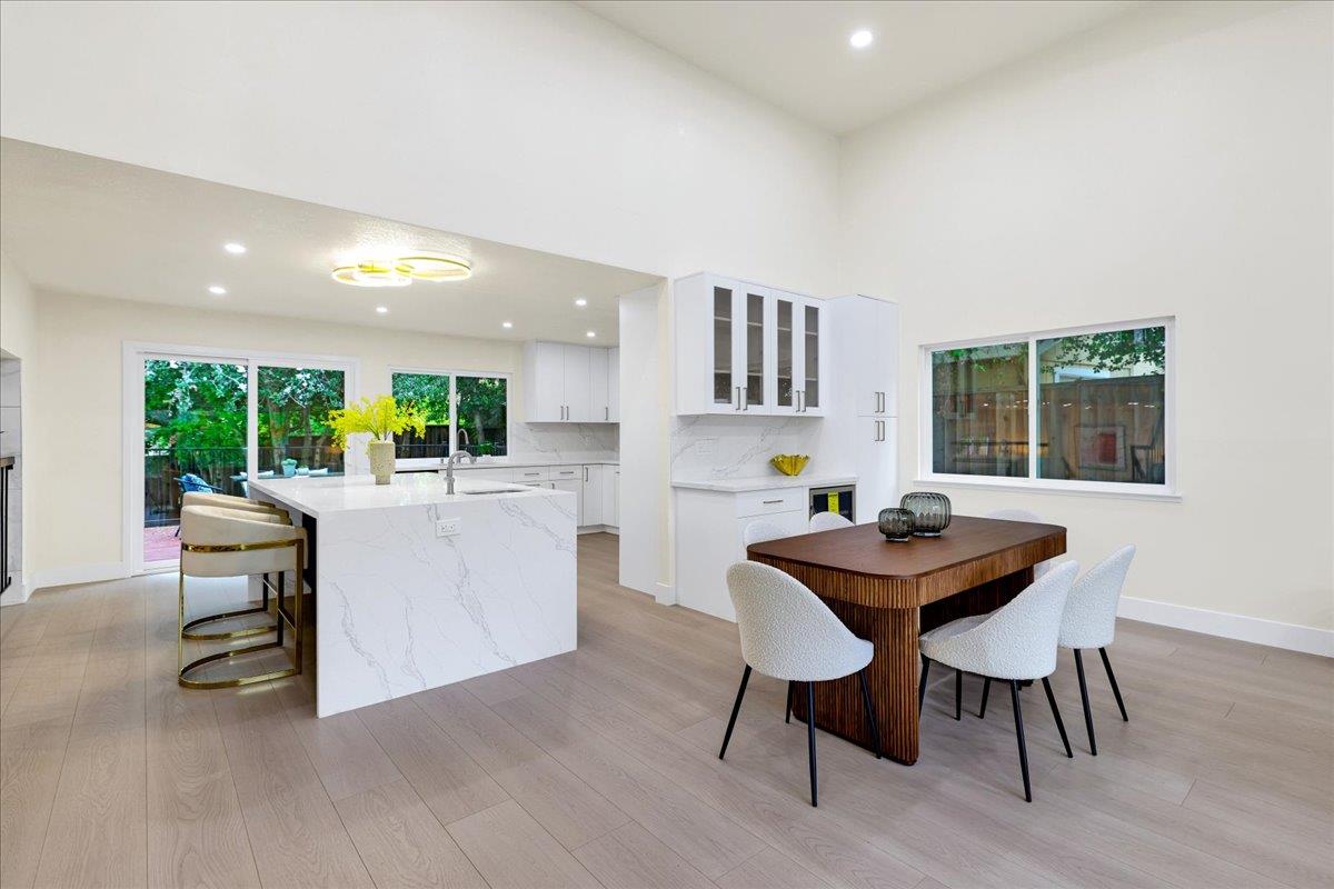 Detail Gallery Image 11 of 61 For 6586 Woodcliff Ct, San Jose,  CA 95120 - 5 Beds | 3 Baths