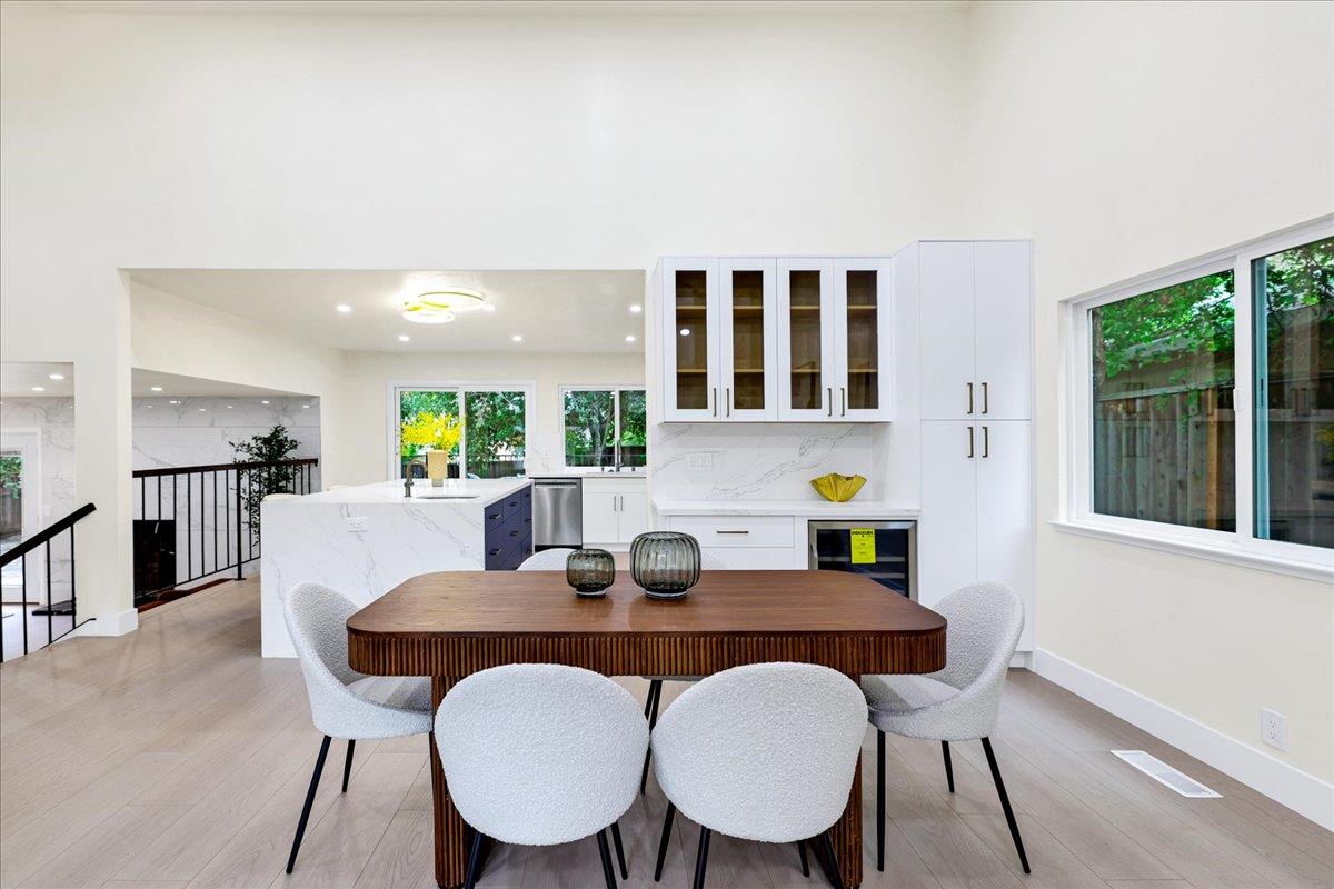 Detail Gallery Image 14 of 61 For 6586 Woodcliff Ct, San Jose,  CA 95120 - 5 Beds | 3 Baths