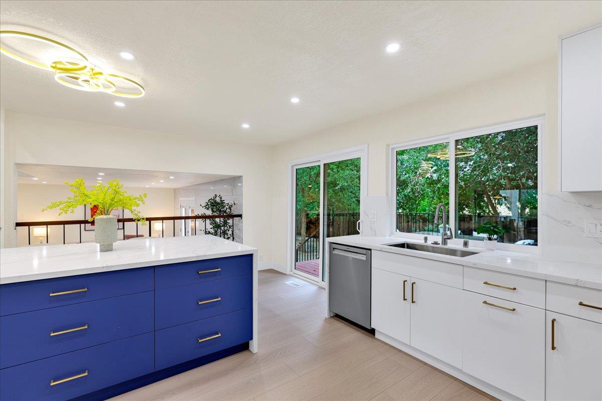 Detail Gallery Image 23 of 61 For 6586 Woodcliff Ct, San Jose,  CA 95120 - 5 Beds | 3 Baths