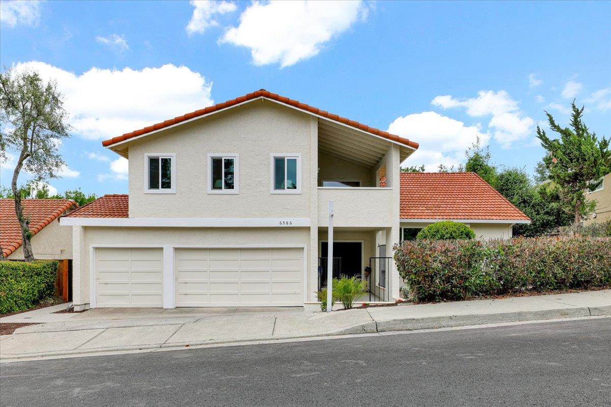 Detail Gallery Image 3 of 61 For 6586 Woodcliff Ct, San Jose,  CA 95120 - 5 Beds | 3 Baths