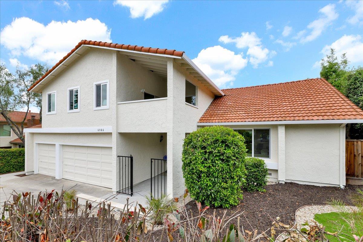 Detail Gallery Image 5 of 61 For 6586 Woodcliff Ct, San Jose,  CA 95120 - 5 Beds | 3 Baths