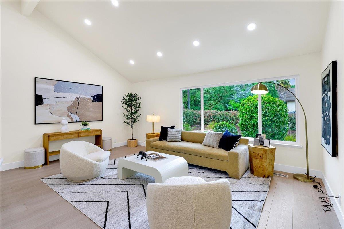 Detail Gallery Image 7 of 61 For 6586 Woodcliff Ct, San Jose,  CA 95120 - 5 Beds | 3 Baths