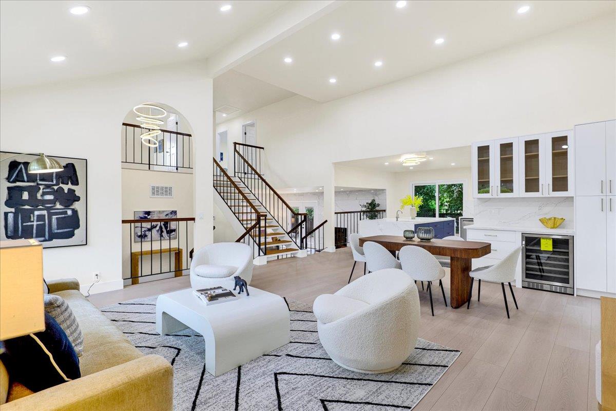 Detail Gallery Image 8 of 61 For 6586 Woodcliff Ct, San Jose,  CA 95120 - 5 Beds | 3 Baths