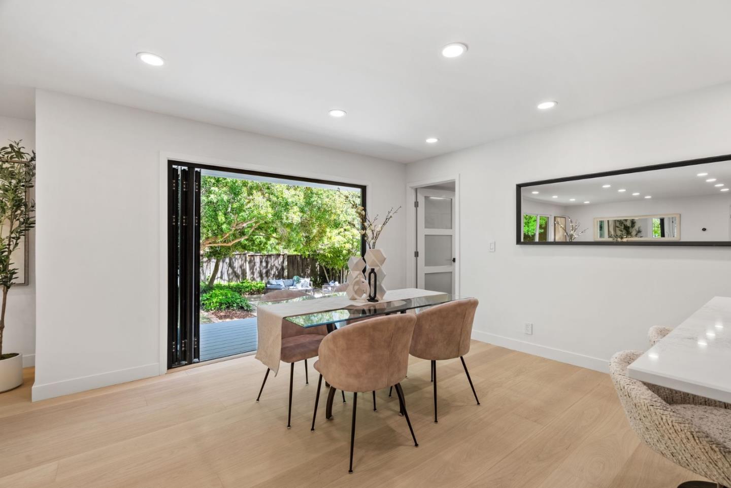 Detail Gallery Image 14 of 37 For 2344 Deodara Dr, Los Altos,  CA 94024 - 3 Beds | 2/1 Baths