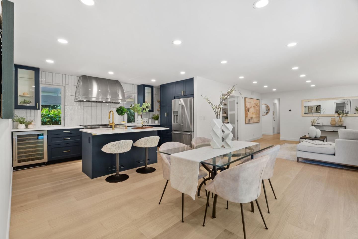Detail Gallery Image 15 of 37 For 2344 Deodara Dr, Los Altos,  CA 94024 - 3 Beds | 2/1 Baths