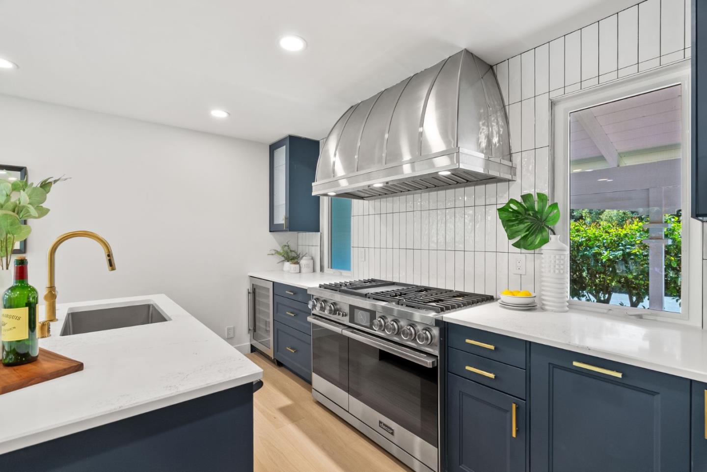 Detail Gallery Image 17 of 37 For 2344 Deodara Dr, Los Altos,  CA 94024 - 3 Beds | 2/1 Baths