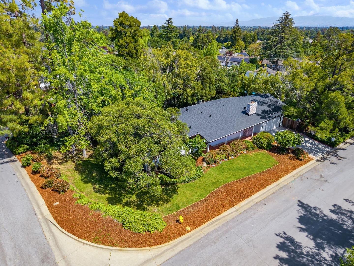 Detail Gallery Image 2 of 37 For 2344 Deodara Dr, Los Altos,  CA 94024 - 3 Beds | 2/1 Baths