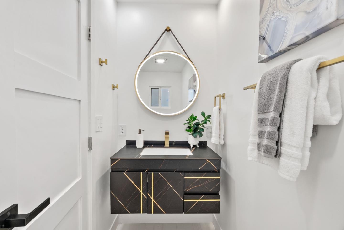 Detail Gallery Image 28 of 37 For 2344 Deodara Dr, Los Altos,  CA 94024 - 3 Beds | 2/1 Baths