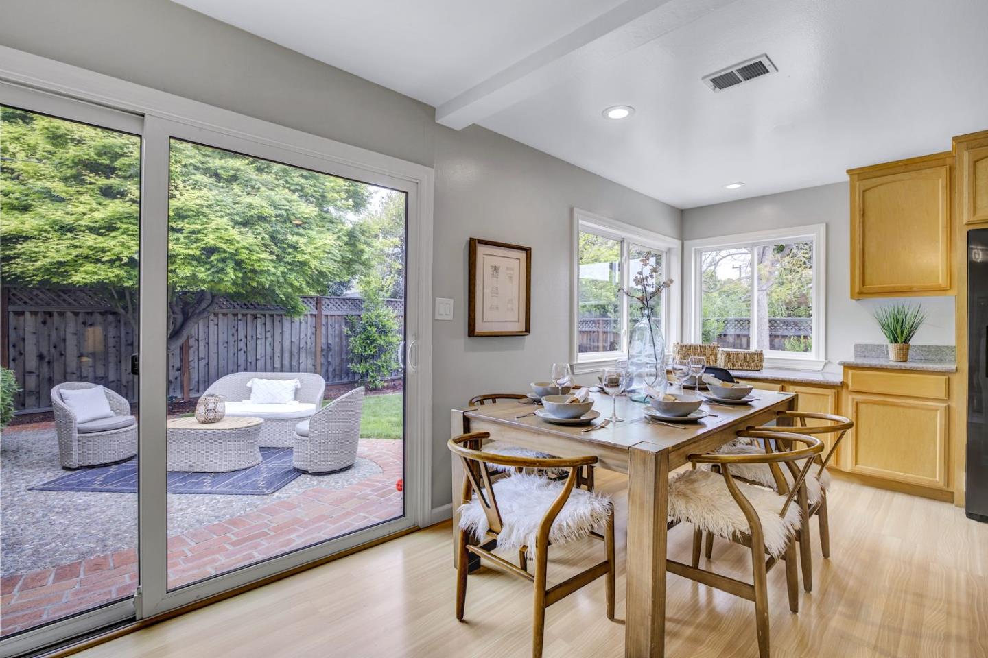 Detail Gallery Image 14 of 62 For 811 W Remington Dr, Sunnyvale,  CA 94087 - 4 Beds | 2 Baths