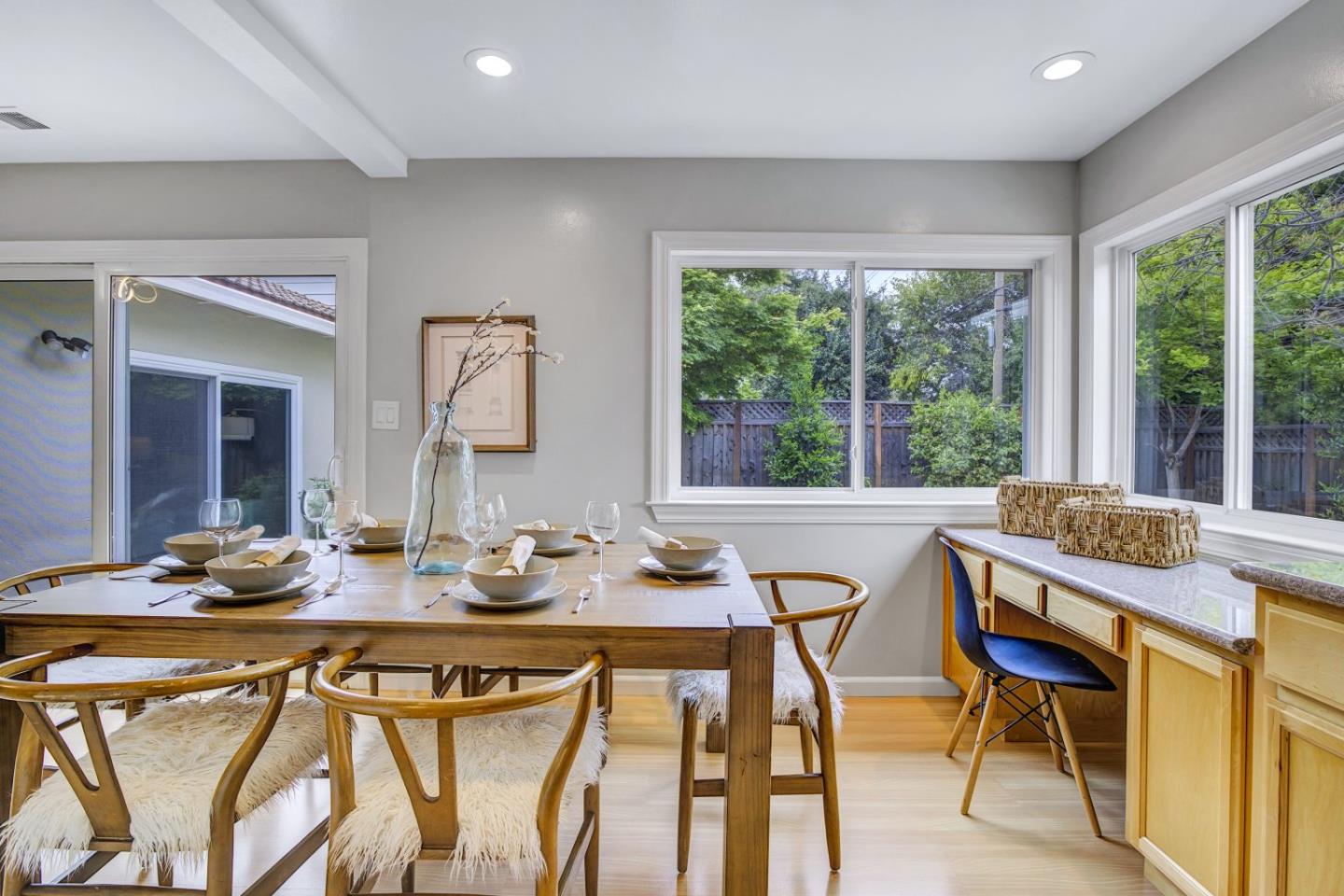Detail Gallery Image 16 of 62 For 811 W Remington Dr, Sunnyvale,  CA 94087 - 4 Beds | 2 Baths