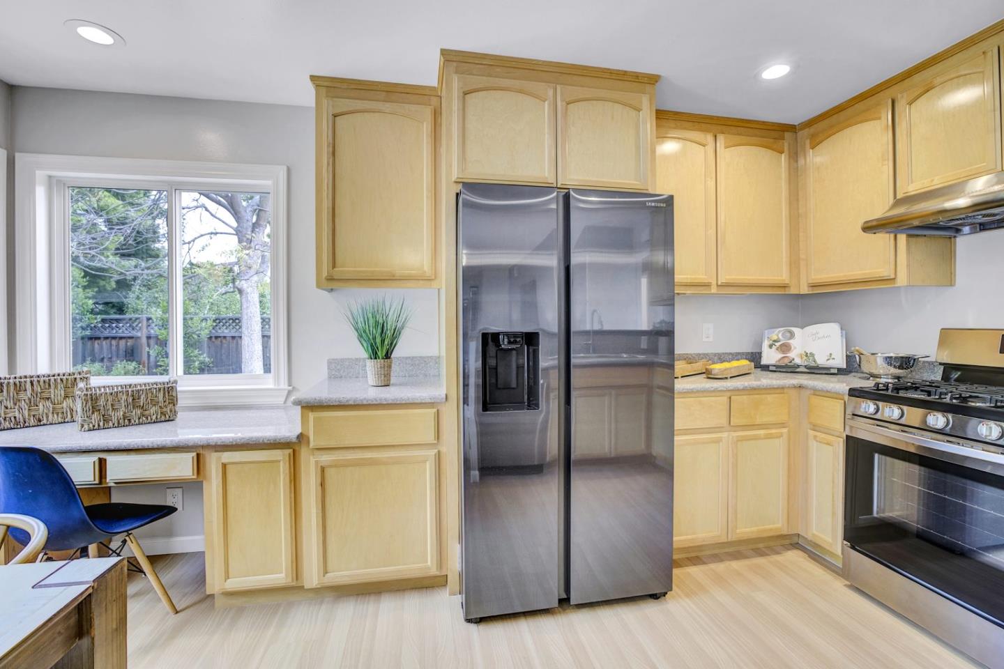 Detail Gallery Image 19 of 62 For 811 W Remington Dr, Sunnyvale,  CA 94087 - 4 Beds | 2 Baths
