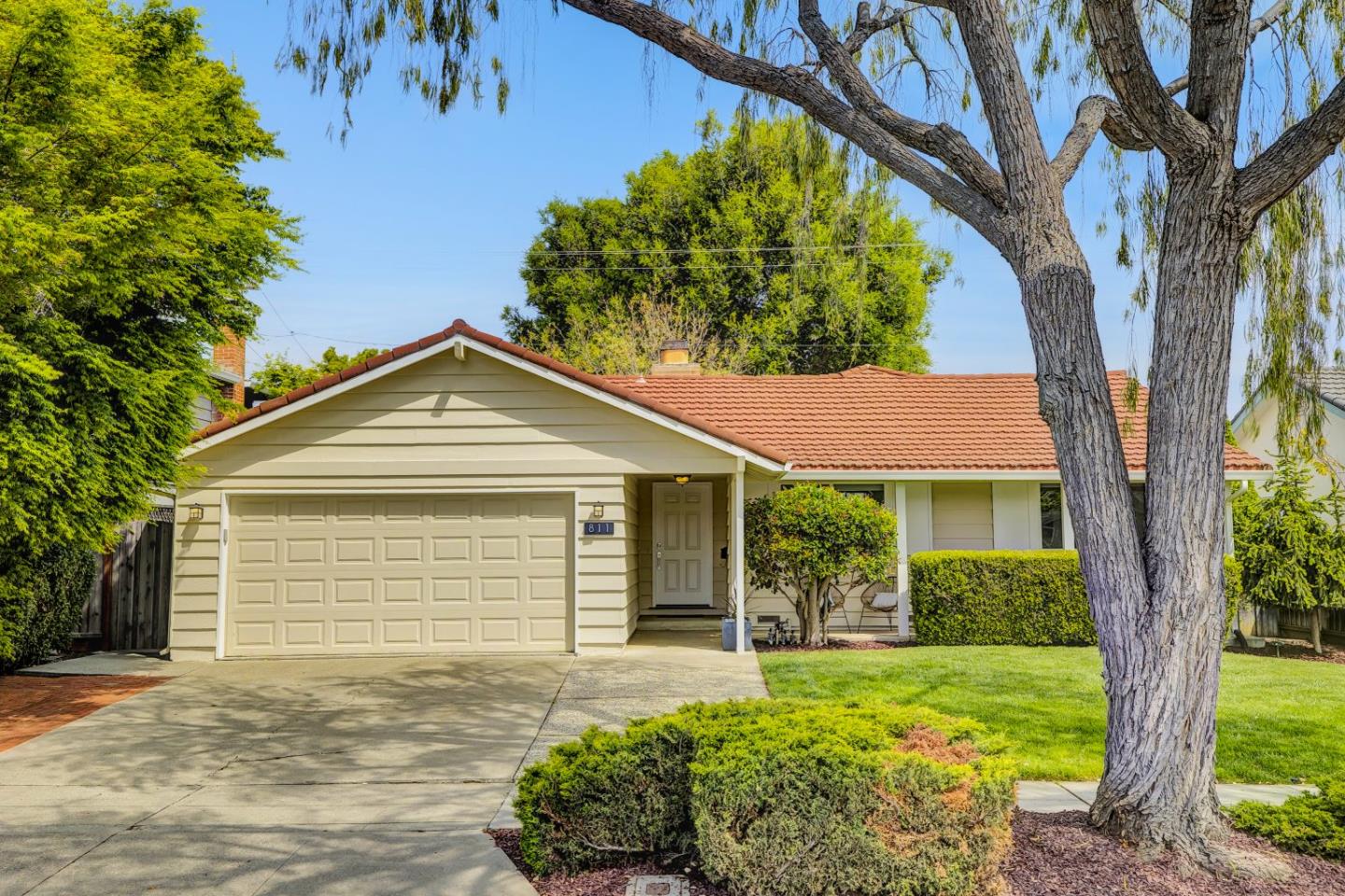 Detail Gallery Image 2 of 62 For 811 W Remington Dr, Sunnyvale,  CA 94087 - 4 Beds | 2 Baths