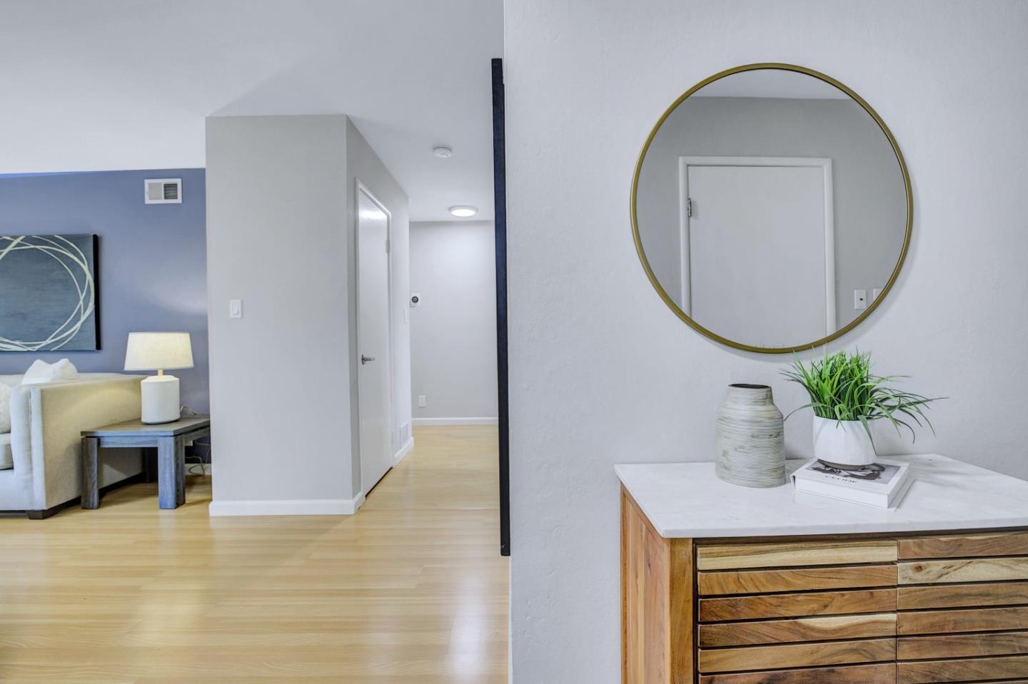 Detail Gallery Image 6 of 62 For 811 W Remington Dr, Sunnyvale,  CA 94087 - 4 Beds | 2 Baths