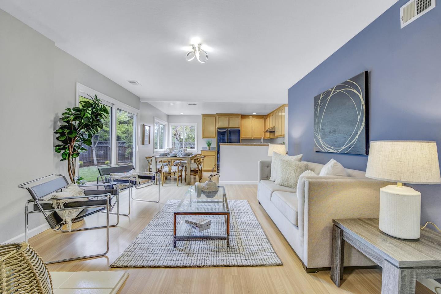 Detail Gallery Image 9 of 62 For 811 W Remington Dr, Sunnyvale,  CA 94087 - 4 Beds | 2 Baths