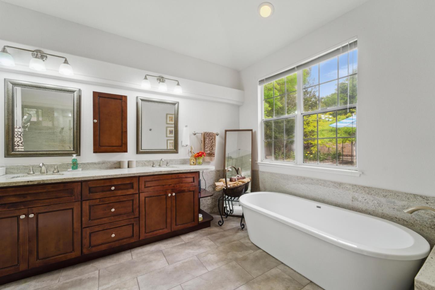 Detail Gallery Image 22 of 60 For 2102 Hillstone Dr, San Jose,  CA 95138 - 4 Beds | 3 Baths