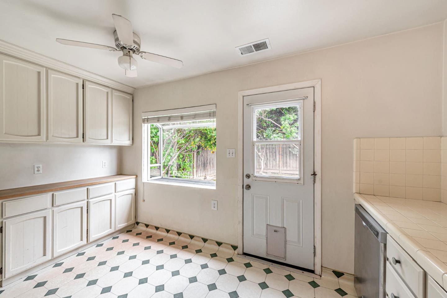 Detail Gallery Image 18 of 43 For 1684 Foxworthy Ave, San Jose,  CA 95124 - 3 Beds | 2 Baths