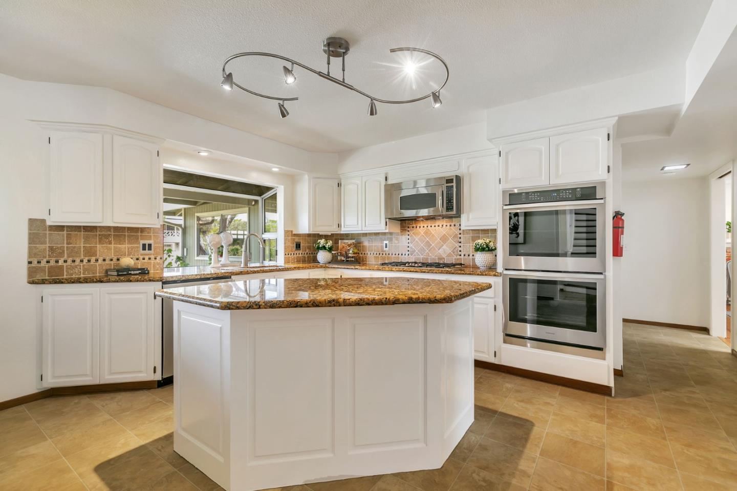 Detail Gallery Image 19 of 51 For 6485 Little Falls Dr, San Jose,  CA 95120 - 5 Beds | 2/1 Baths