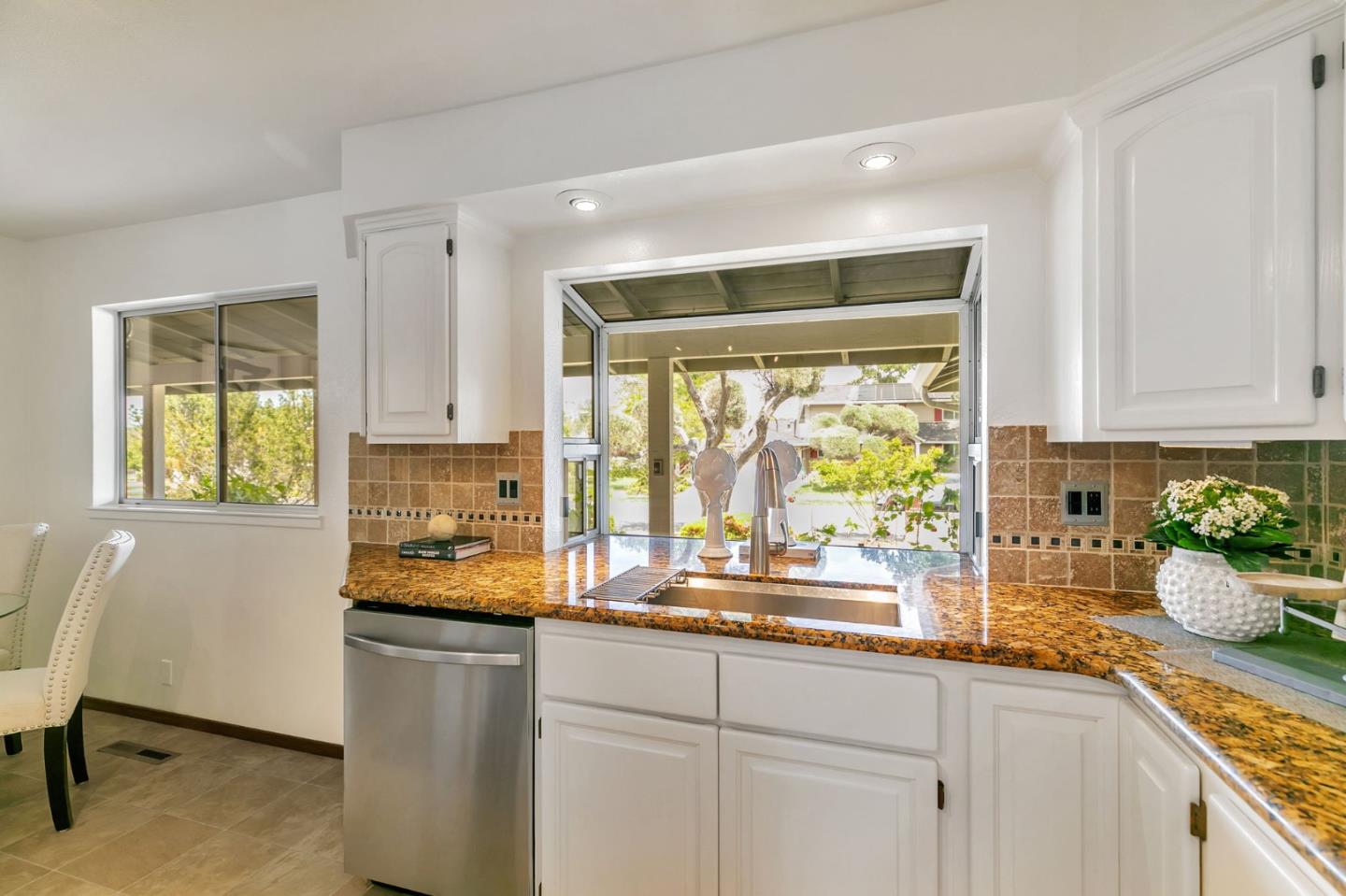 Detail Gallery Image 23 of 51 For 6485 Little Falls Dr, San Jose,  CA 95120 - 5 Beds | 2/1 Baths