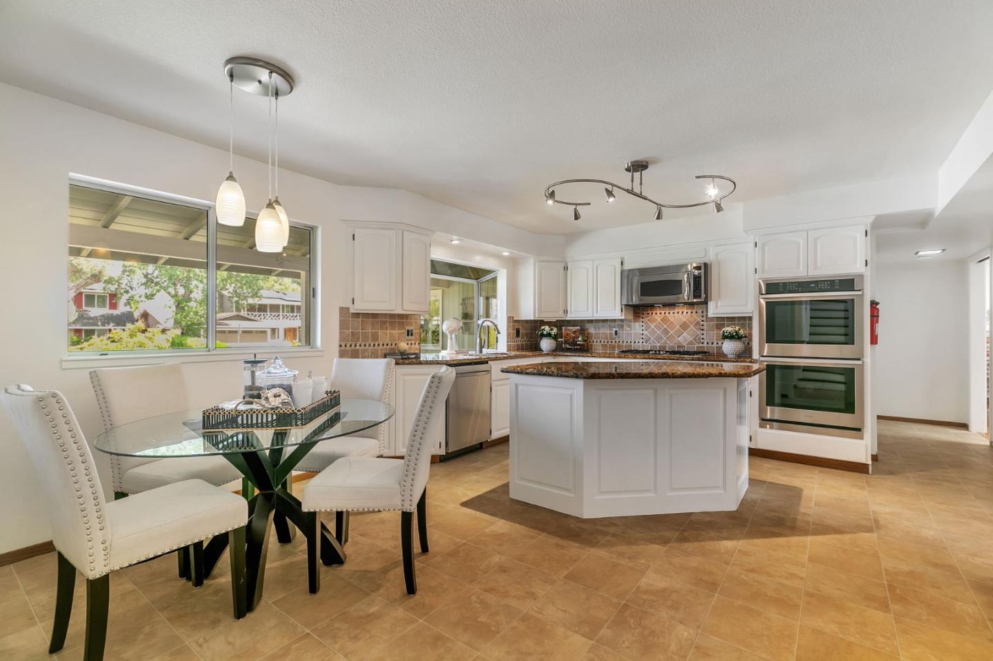 Detail Gallery Image 31 of 51 For 6485 Little Falls Dr, San Jose,  CA 95120 - 5 Beds | 2/1 Baths