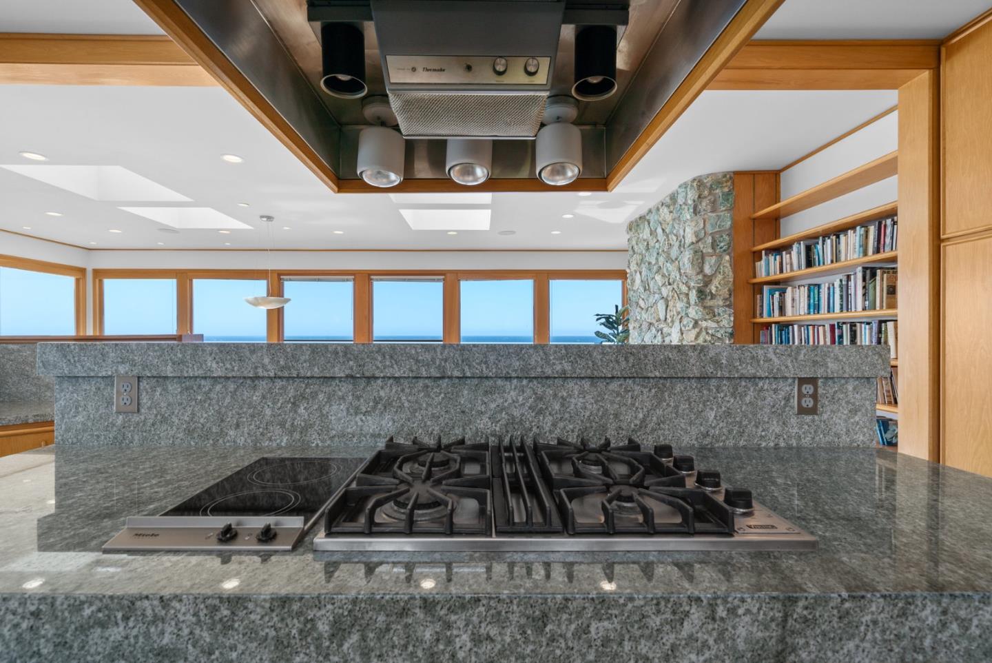 Detail Gallery Image 22 of 76 For 102 Willet Cir, Watsonville,  CA 95076 - 4 Beds | 3/1 Baths