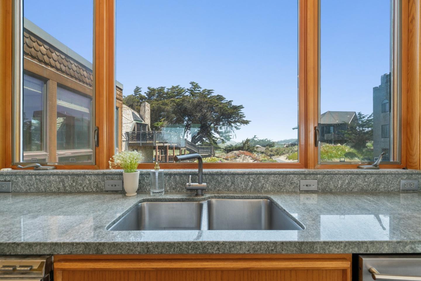 Detail Gallery Image 23 of 76 For 102 Willet Cir, Watsonville,  CA 95076 - 4 Beds | 3/1 Baths