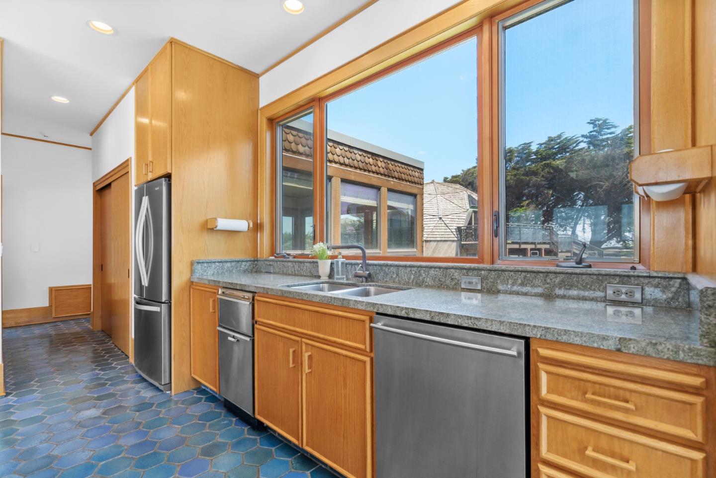 Detail Gallery Image 25 of 76 For 102 Willet Cir, Watsonville,  CA 95076 - 4 Beds | 3/1 Baths