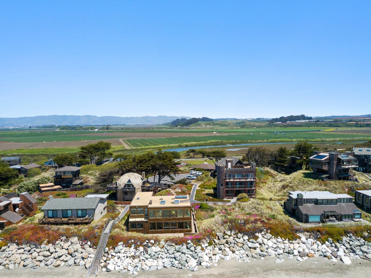Detail Gallery Image 72 of 76 For 102 Willet Cir, Watsonville,  CA 95076 - 4 Beds | 3/1 Baths