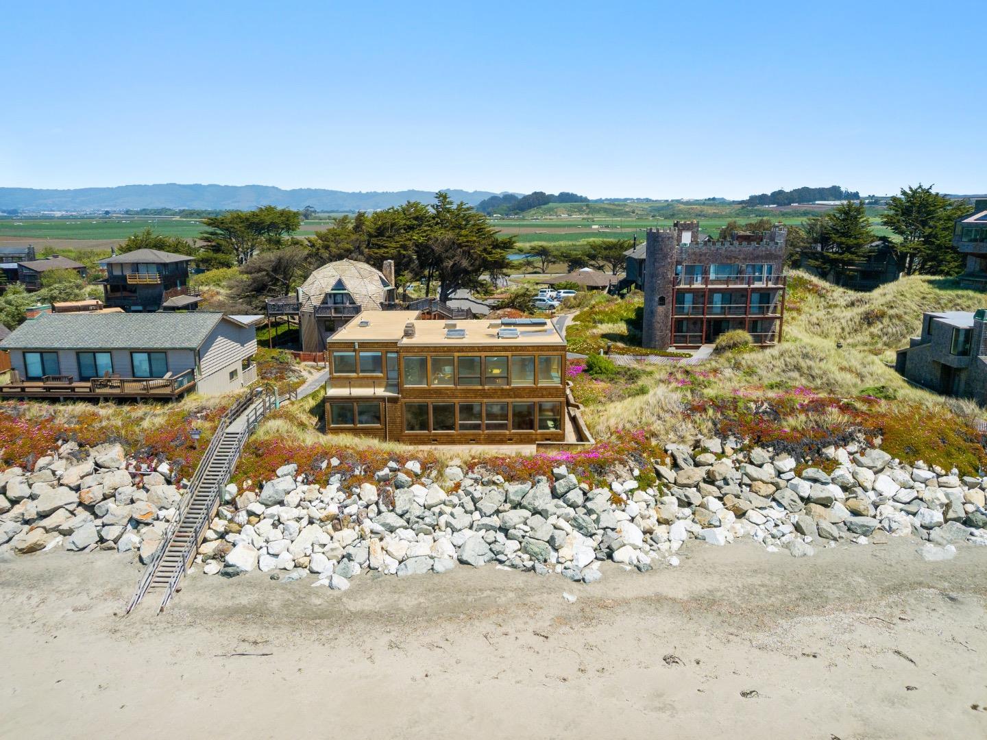 Detail Gallery Image 74 of 76 For 102 Willet Cir, Watsonville,  CA 95076 - 4 Beds | 3/1 Baths