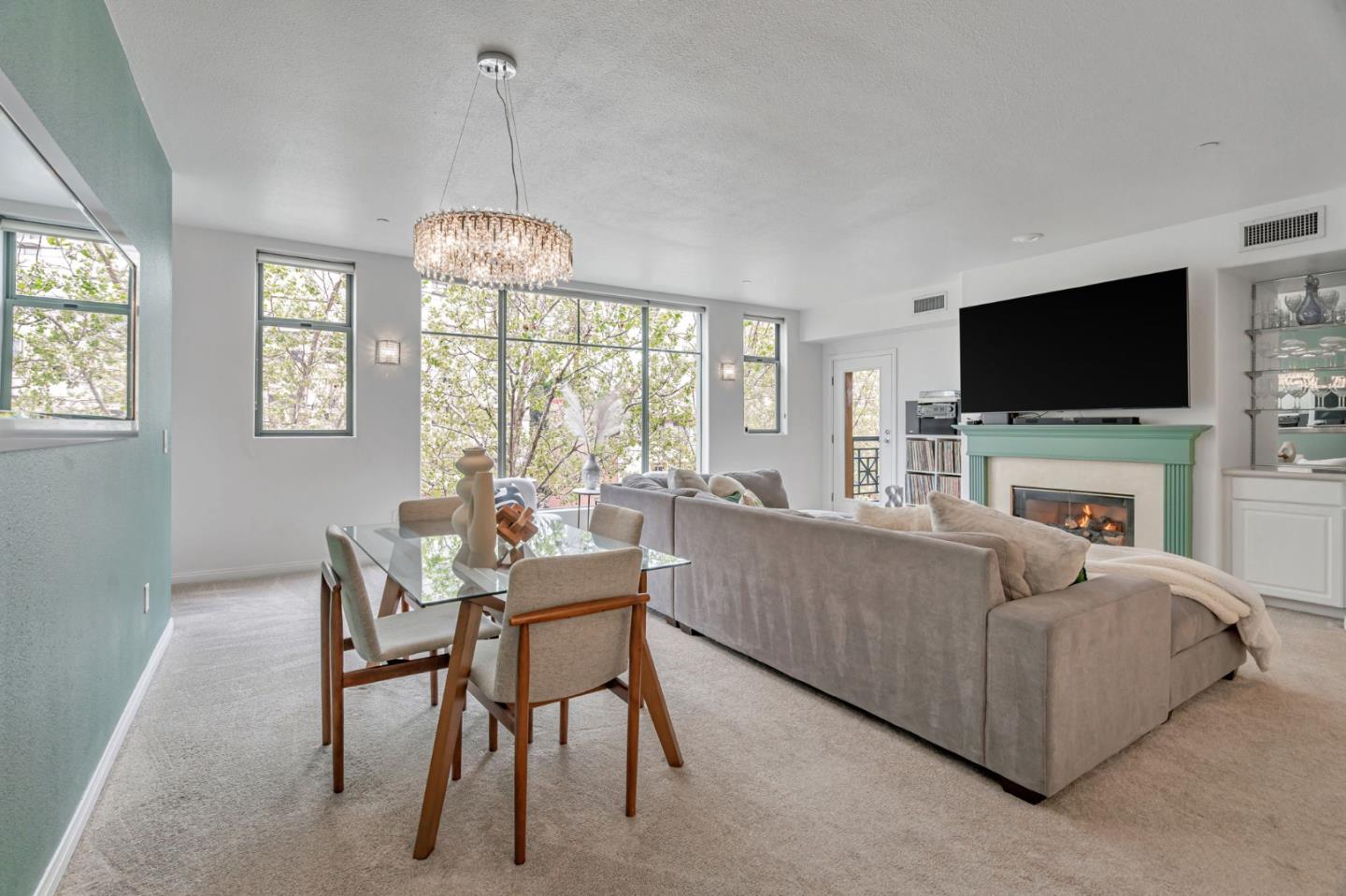 Detail Gallery Image 5 of 28 For 144 S. 3rd #439,  San Jose,  CA 95112 - 2 Beds | 2 Baths