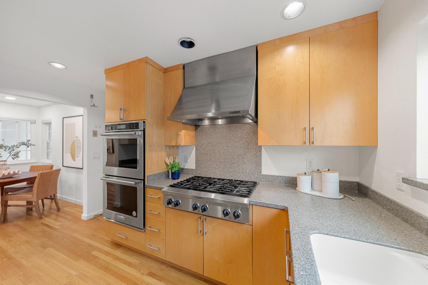 Detail Gallery Image 14 of 33 For 1446 Heckman Way, San Jose,  CA 95129 - 3 Beds | 2 Baths