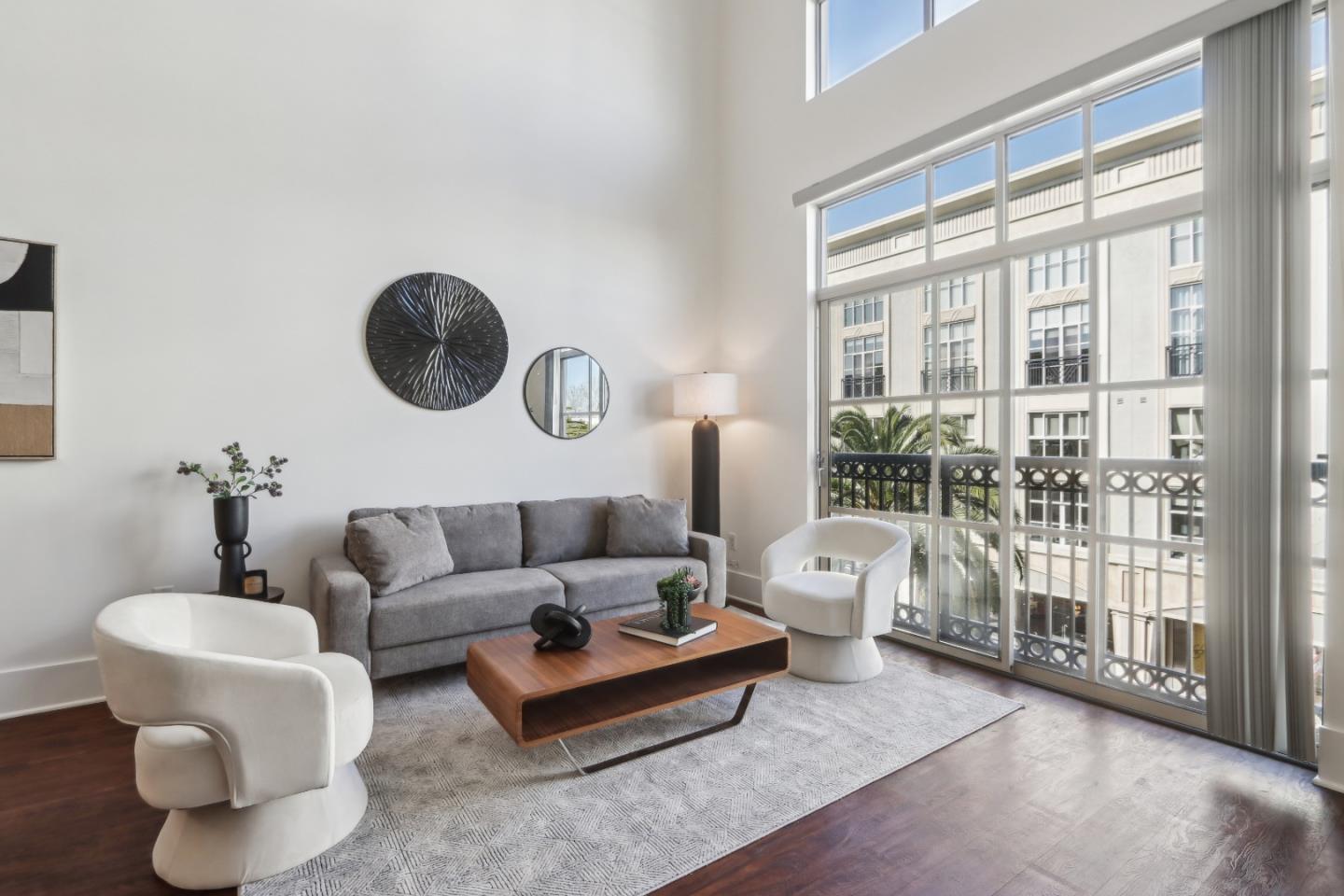 Detail Gallery Image 3 of 28 For 334 Santana Row #305,  San Jose,  CA 95128 - 2 Beds | 1/1 Baths