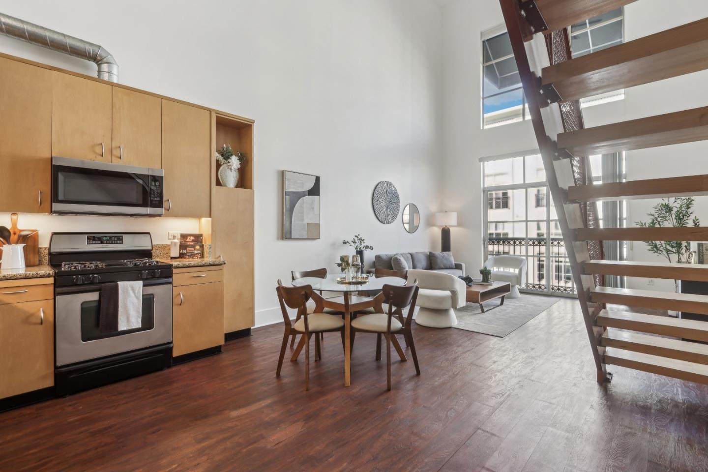 Detail Gallery Image 9 of 28 For 334 Santana Row #305,  San Jose,  CA 95128 - 2 Beds | 1/1 Baths
