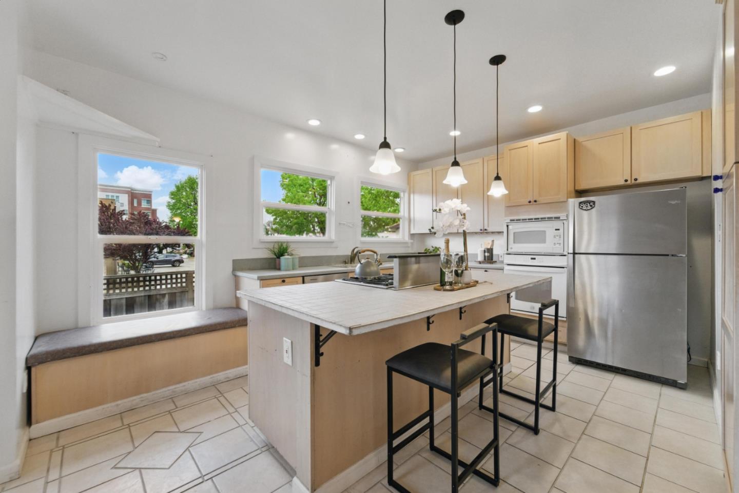 Detail Gallery Image 13 of 64 For 930 Monroe St, Santa Clara,  CA 95050 - 4 Beds | 2/1 Baths