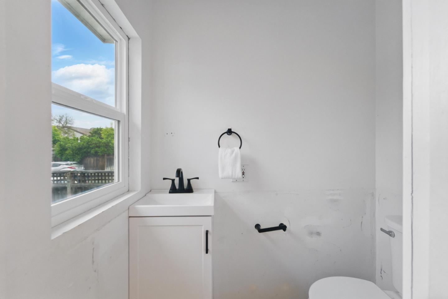 Detail Gallery Image 14 of 64 For 930 Monroe St, Santa Clara,  CA 95050 - 4 Beds | 2/1 Baths