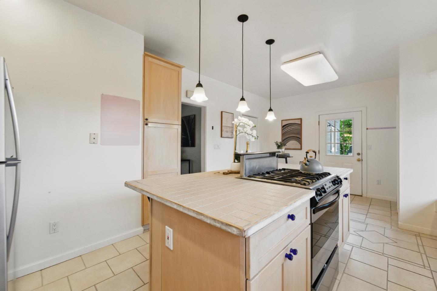 Detail Gallery Image 19 of 64 For 930 Monroe St, Santa Clara,  CA 95050 - 4 Beds | 2/1 Baths