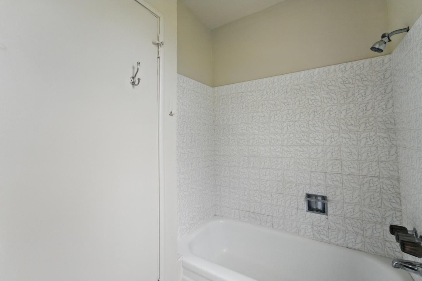 Detail Gallery Image 31 of 64 For 930 Monroe St, Santa Clara,  CA 95050 - 4 Beds | 2/1 Baths