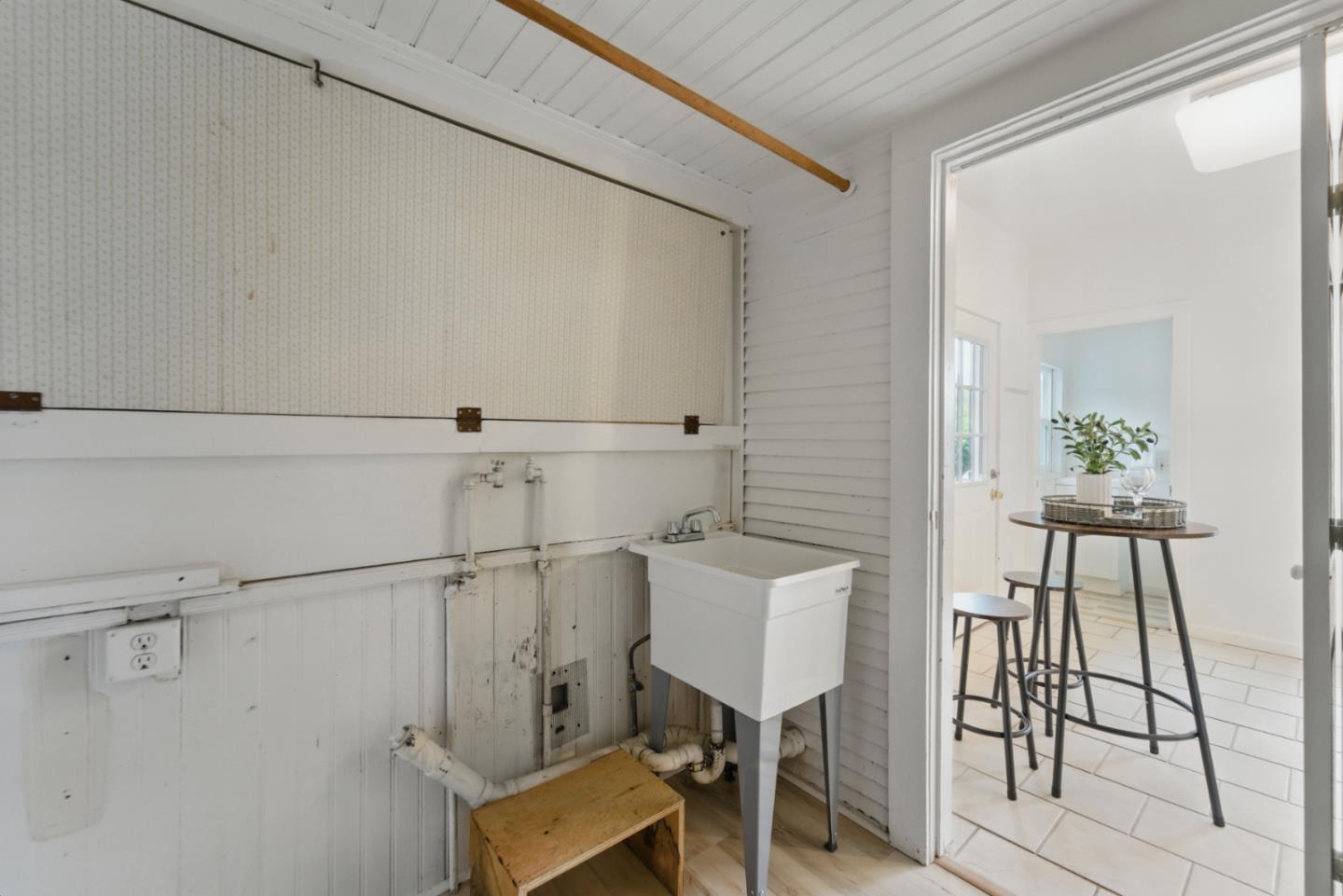 Detail Gallery Image 36 of 64 For 930 Monroe St, Santa Clara,  CA 95050 - 4 Beds | 2/1 Baths