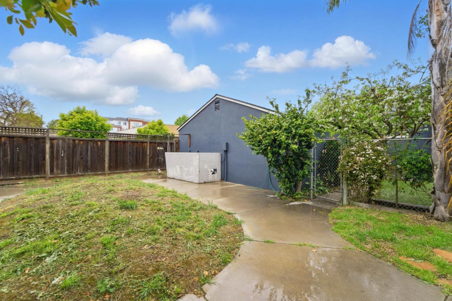 Detail Gallery Image 49 of 64 For 930 Monroe St, Santa Clara,  CA 95050 - 4 Beds | 2/1 Baths