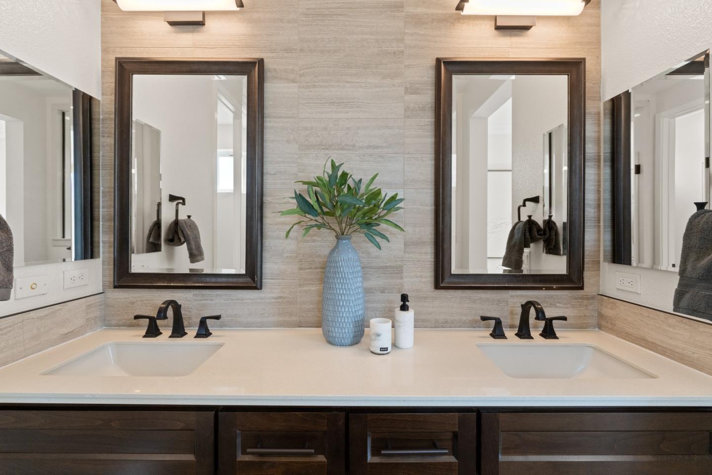 Detail Gallery Image 25 of 37 For 3104 Mena Dr, San Mateo,  CA 94403 - 4 Beds | 3/1 Baths