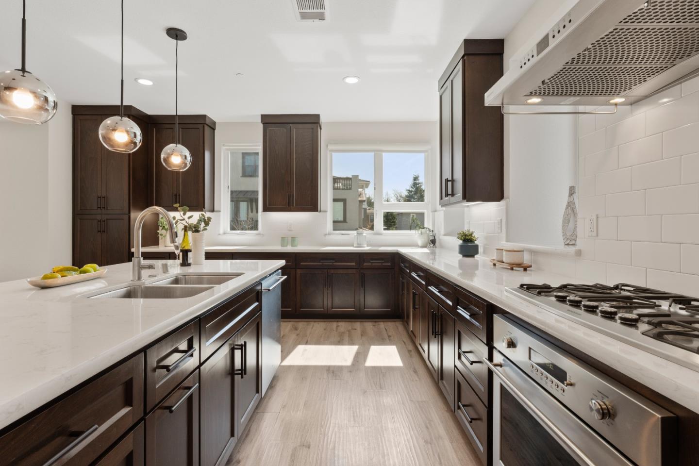 Detail Gallery Image 9 of 37 For 3104 Mena Dr, San Mateo,  CA 94403 - 4 Beds | 3/1 Baths