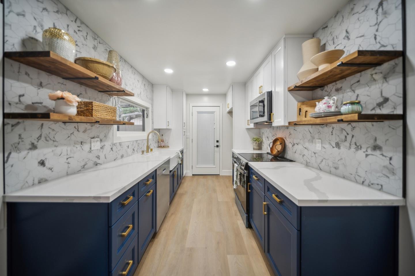 Detail Gallery Image 18 of 32 For 682 Lyndon St, Monterey,  CA 93940 - 2 Beds | 1 Baths
