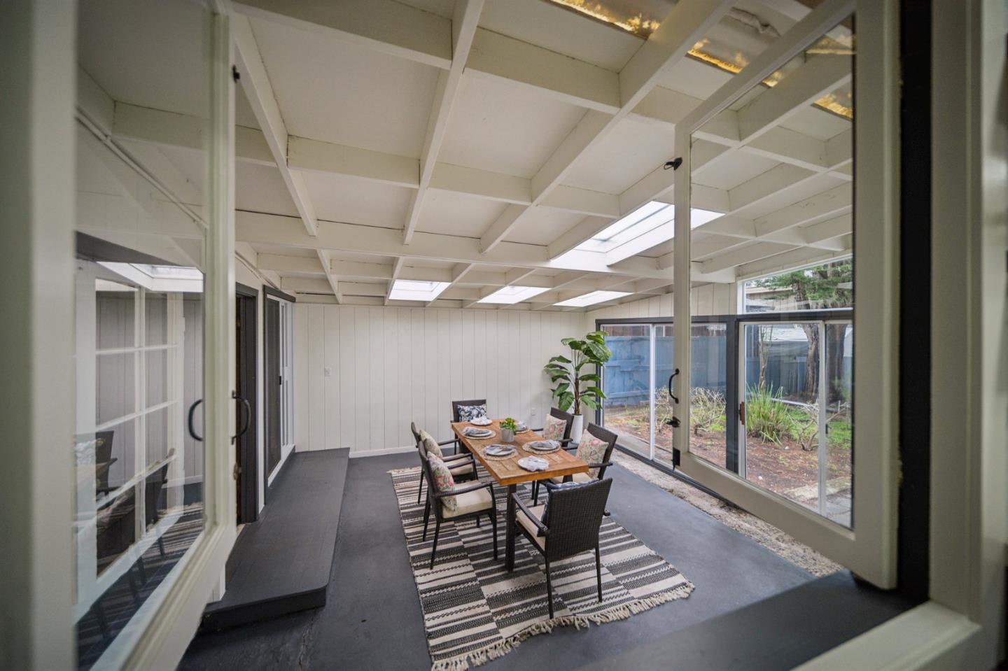 Detail Gallery Image 25 of 32 For 682 Lyndon St, Monterey,  CA 93940 - 2 Beds | 1 Baths