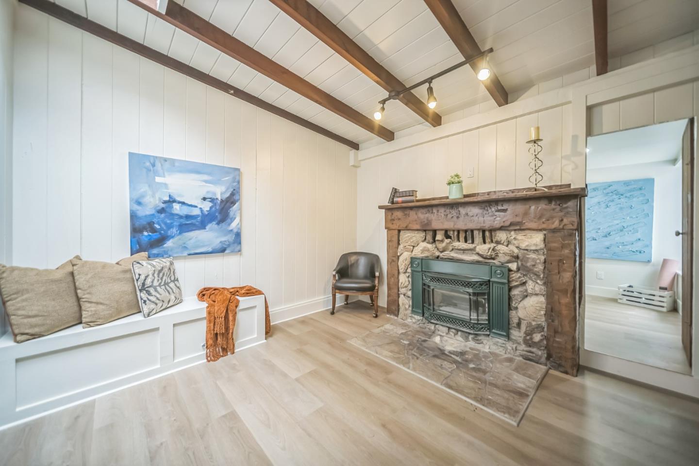 Detail Gallery Image 8 of 32 For 682 Lyndon St, Monterey,  CA 93940 - 2 Beds | 1 Baths