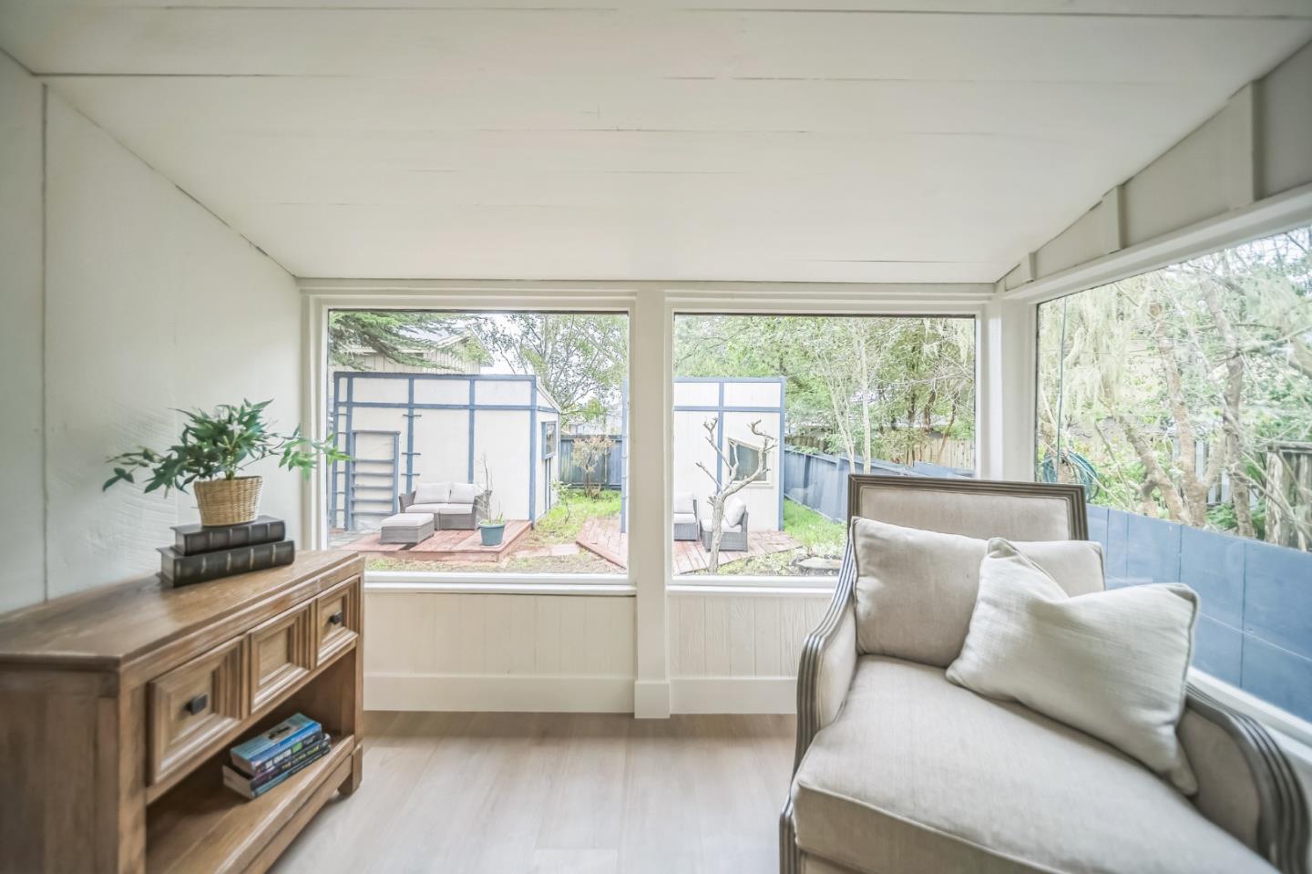 Detail Gallery Image 9 of 32 For 682 Lyndon St, Monterey,  CA 93940 - 2 Beds | 1 Baths