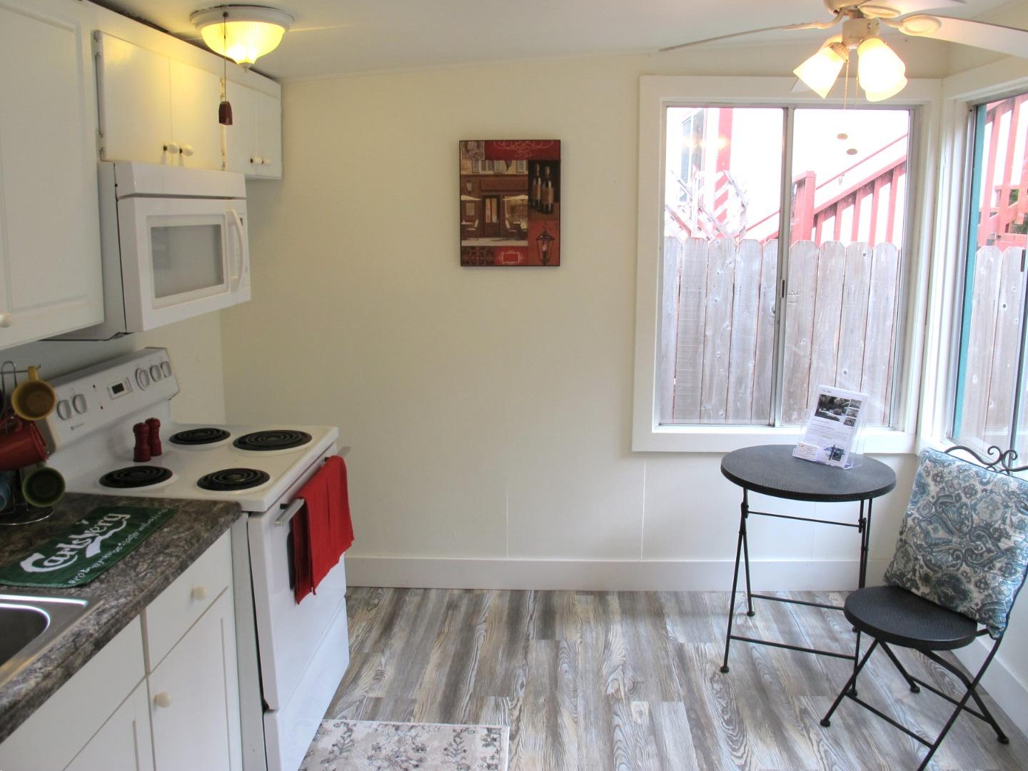 Detail Gallery Image 4 of 12 For 460 River Rd, Felton,  CA 95018 - 1 Beds | 1 Baths