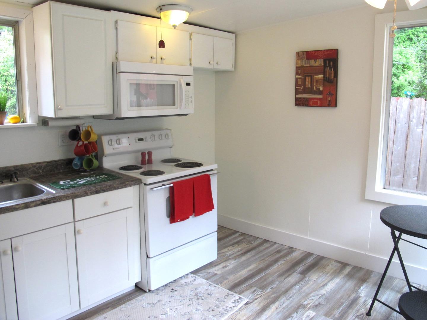 Detail Gallery Image 5 of 12 For 460 River Rd, Felton,  CA 95018 - 1 Beds | 1 Baths