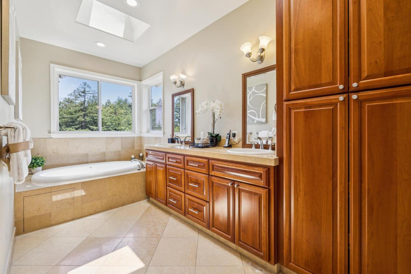 Detail Gallery Image 45 of 124 For 23583 Summit Rd, Los Gatos,  CA 95033 - 5 Beds | 4 Baths